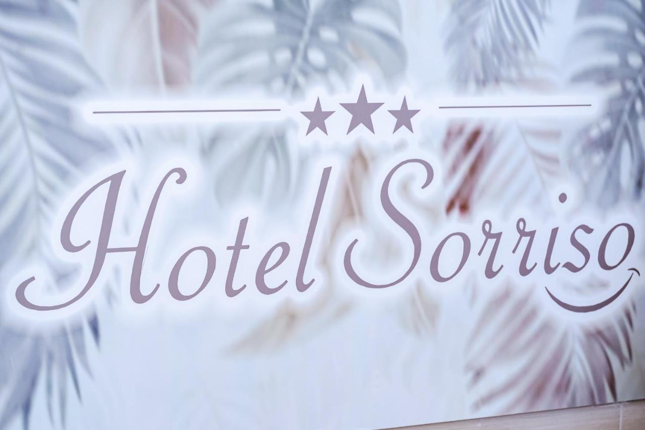 Hotel Sorriso Misano Adriatico Esterno foto