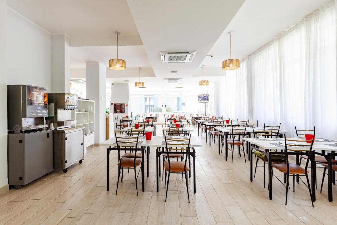 Hotel Sorriso Misano Adriatico Esterno foto