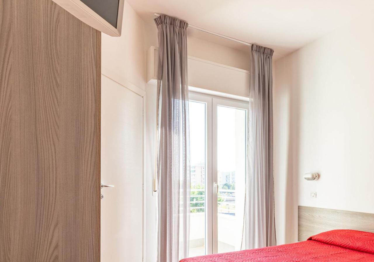 Hotel Sorriso Misano Adriatico Esterno foto